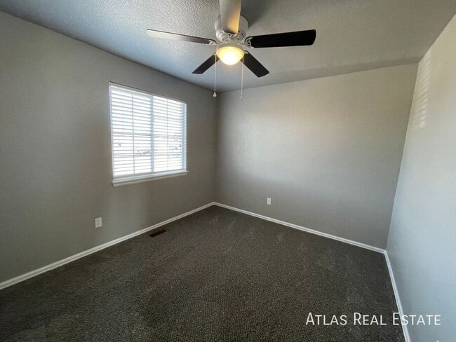 Building Photo - 5566 Vermillion Bluffs Dr