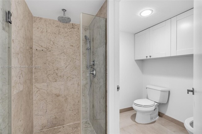 Building Photo - 141 Crandon Blvd