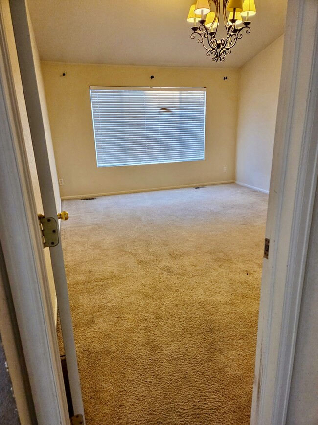 Building Photo - 12651 Jersey Cir E