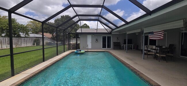 Building Photo - 288 NW 89th Ave