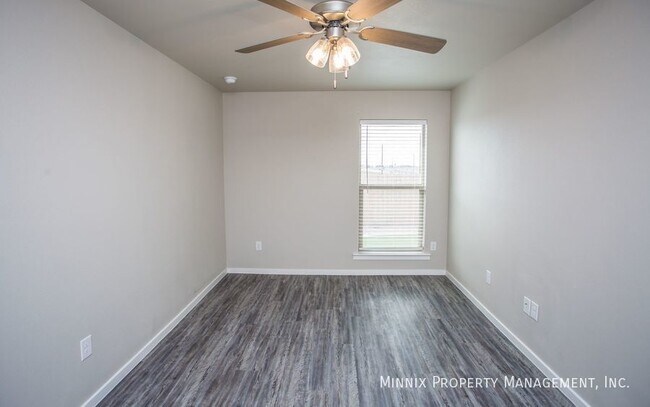 Building Photo - 1924 Langford Ave