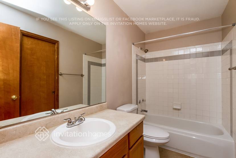 Building Photo - 10051 Shoshone Way