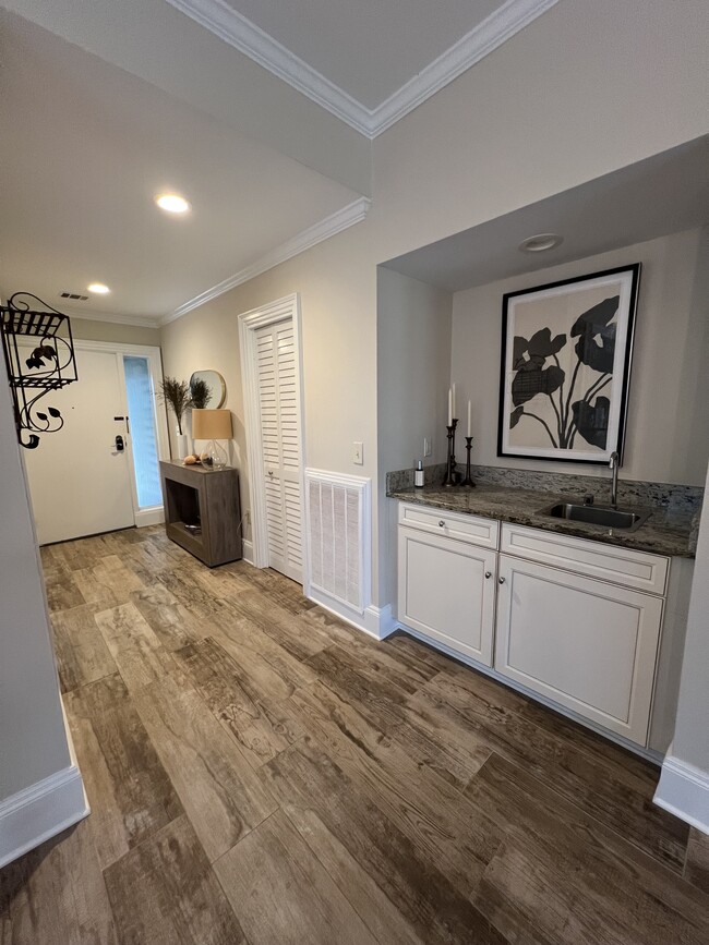 Building Photo - 60 Carnoustie Rd