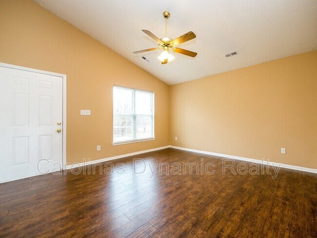 Building Photo - 905 Milkfarm Ct