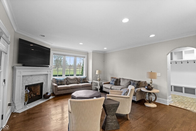 Building Photo - 1210 Golden Hill Dr