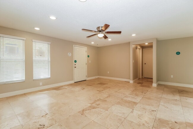 Building Photo - 4102 N Bay Hills Blvd