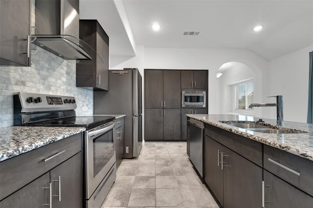 Building Photo - 755 Revere Ln