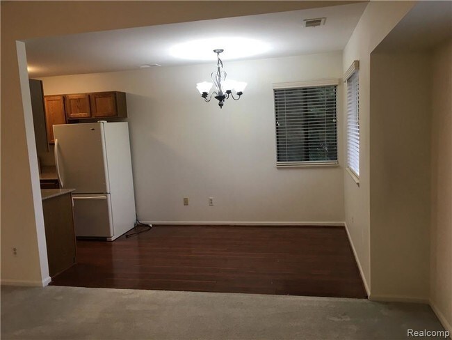Building Photo - 27552 Harrison Woods Ln