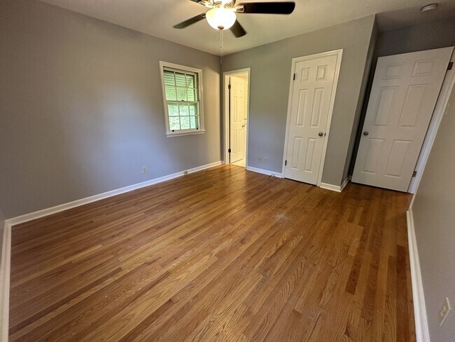 Building Photo - 3309 Kavanaugh Cir NW