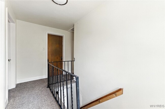 Building Photo - 841 Cleveland Dr
