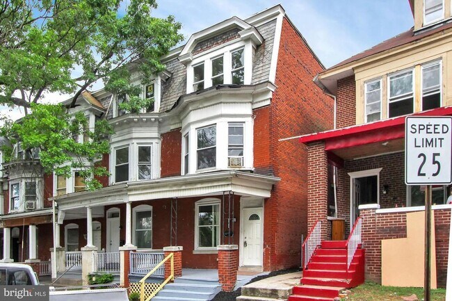 Building Photo - 1814 Walnut St