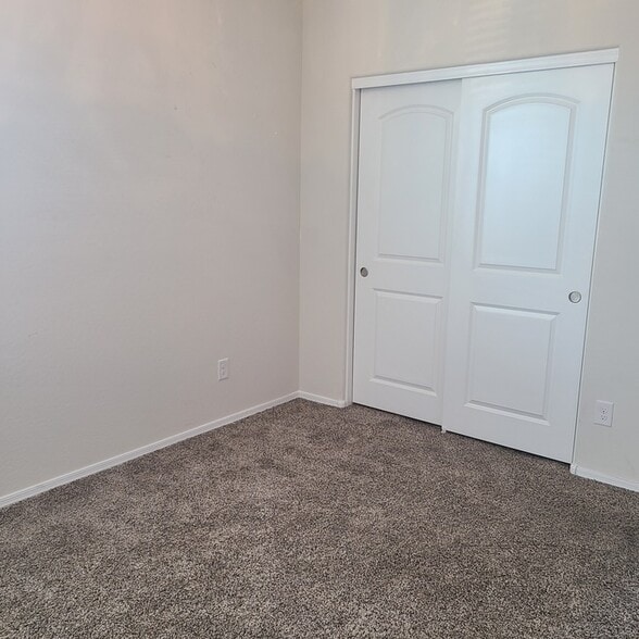 Building Photo - 3703 N 298th Dr