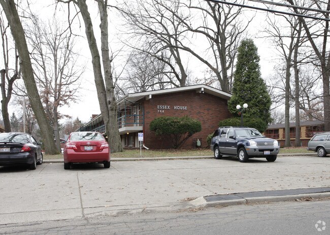 744 Carnegie Ave - Essex House