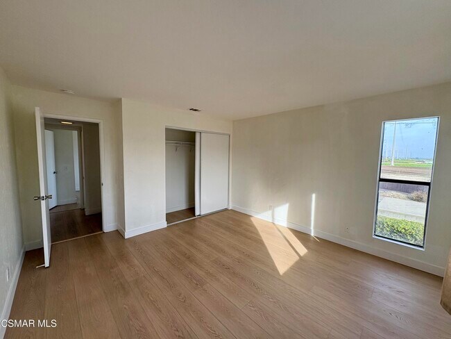 Building Photo - 5144 Longfellow Way