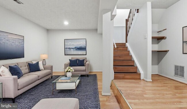 Building Photo - 7821 Fairborn Ct