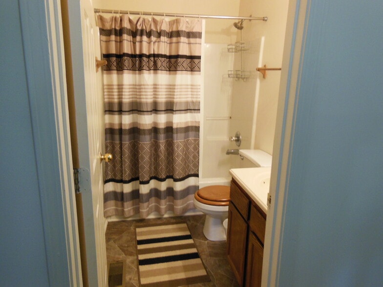 Full Bath Upper Level - 303 McDougal Ave