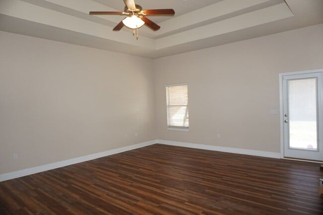 Building Photo - Crestivew: 4 Bedroom in Liberty Oaks