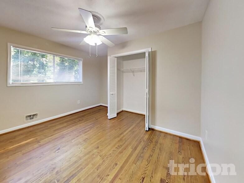 Building Photo - 543 Barbashela Cir