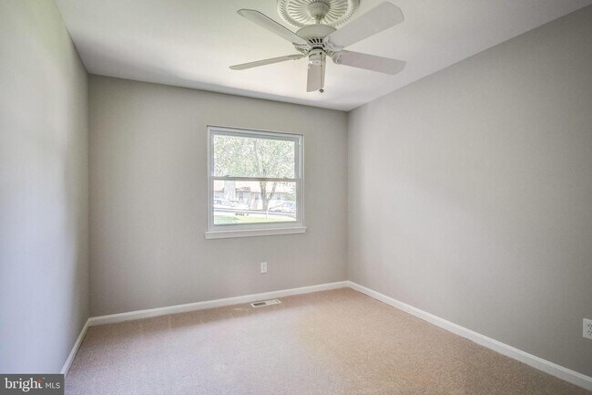 Building Photo - 5415 Helm Ct