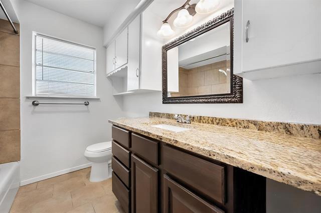 Building Photo - 8351 Lullwater Dr