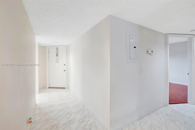 Building Photo - 1200 SW 125th Ave