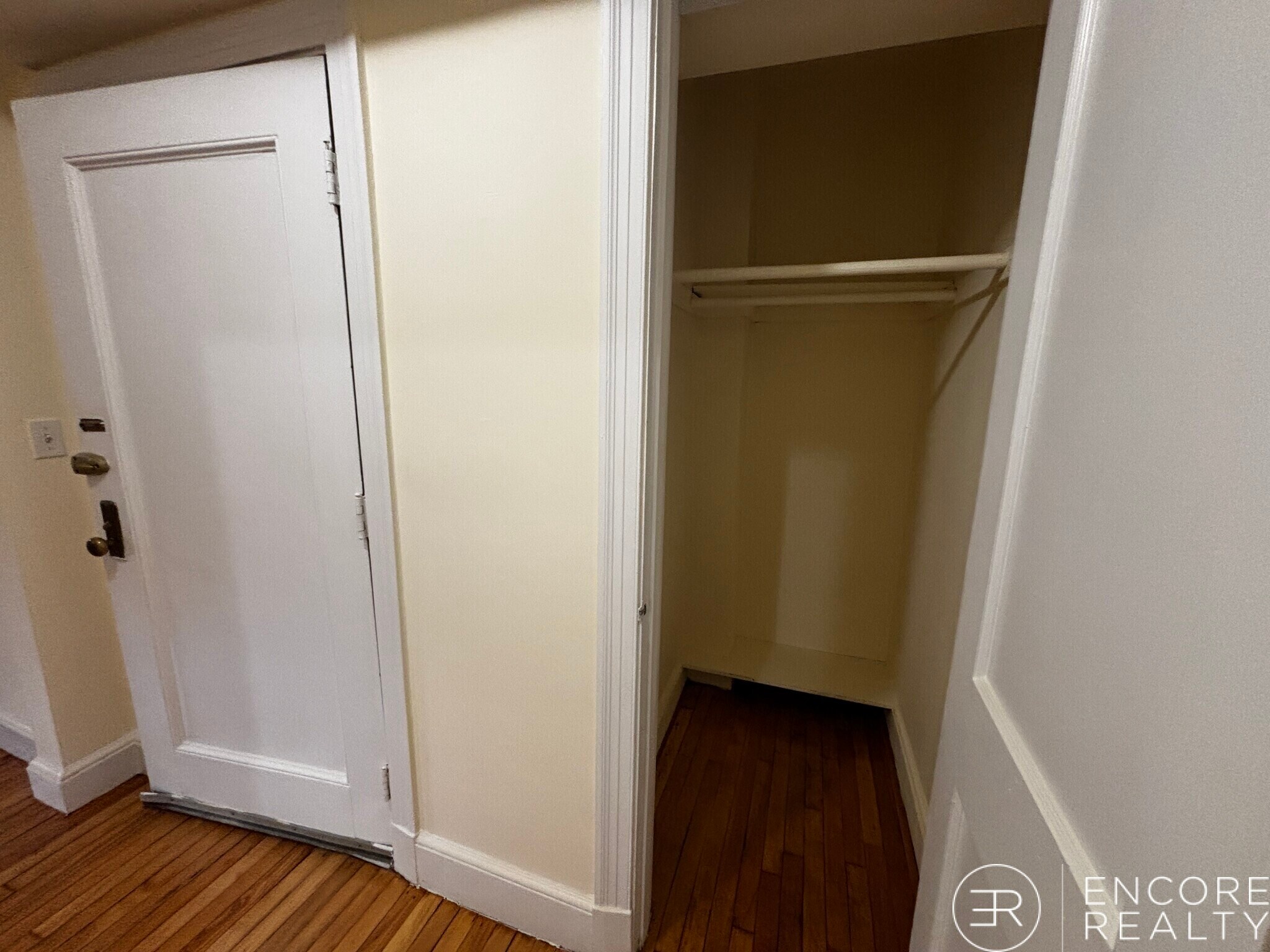 Building Photo - 1555 Beacon St