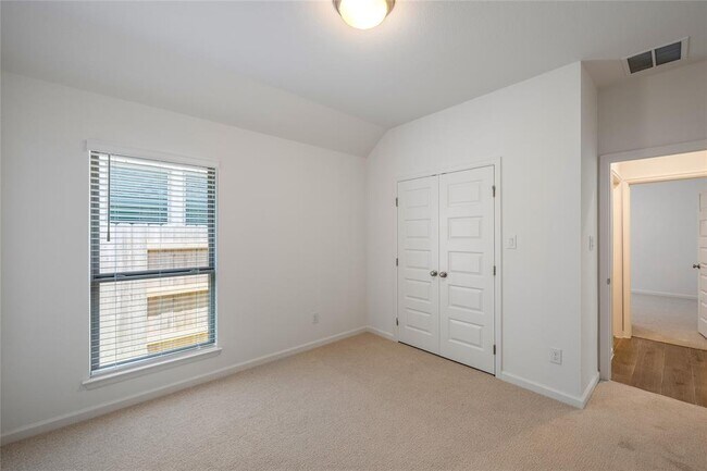 Building Photo - 186 Blackborrow Dr