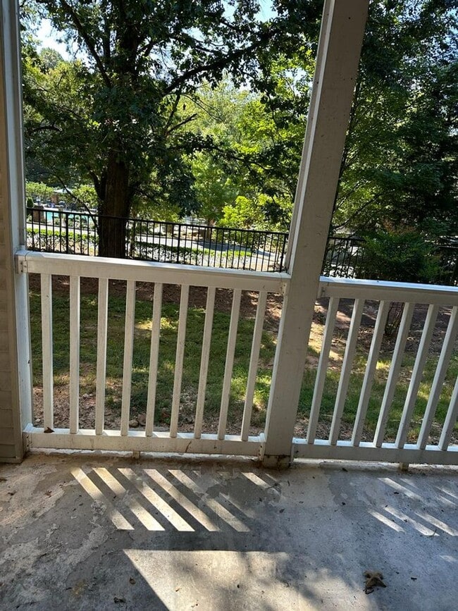 Building Photo - 616 Barrington Hills Dr