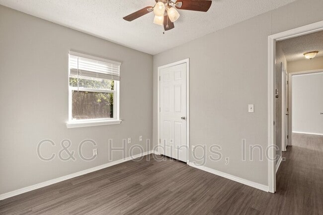 Building Photo - 2427 S 126th E Ave