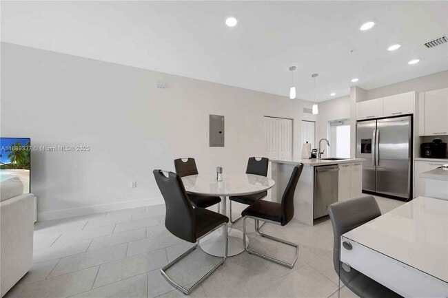 Building Photo - 8167 NW 41st St