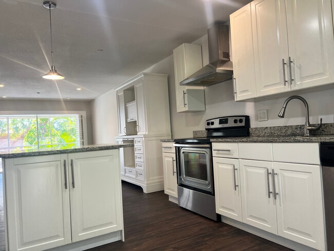 Building Photo - 1900 S Kanner Hwy