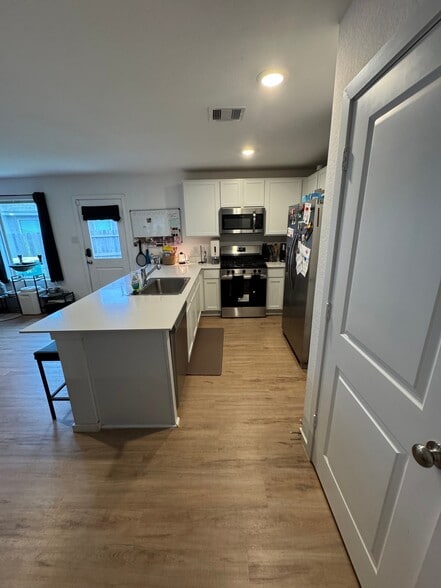 Building Photo - 18506 Cepagatti Dr