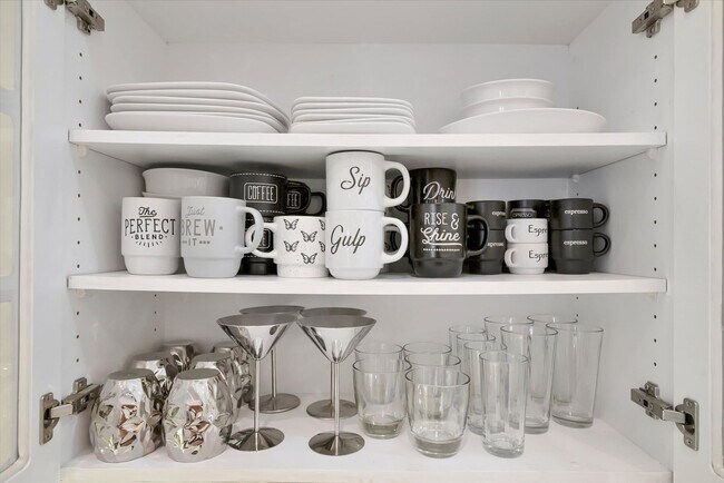 Building Photo - 19 Hoffer St