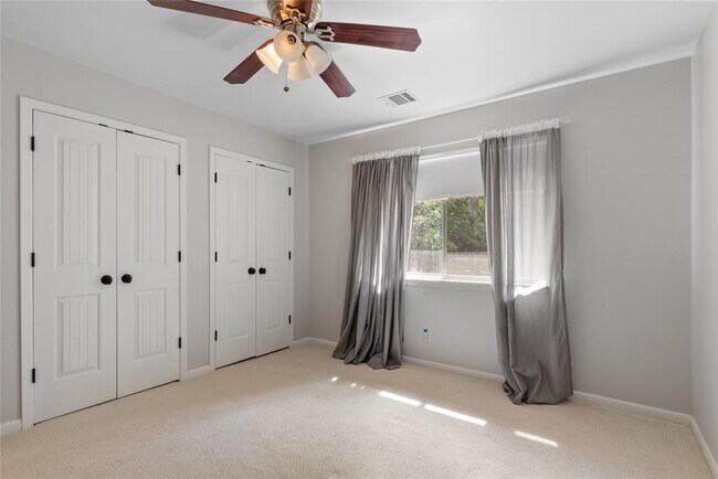 Building Photo - 700 Grey Fox Trail