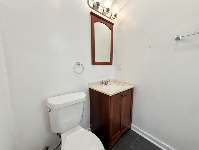 Building Photo - 5833 W Irving Park Rd