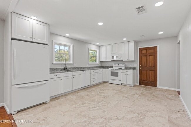 Building Photo - 5127 Lourcey Rd