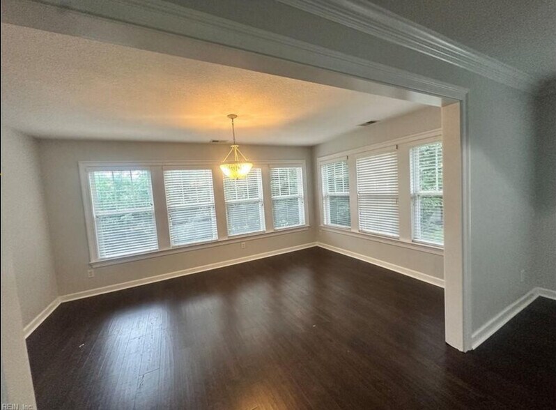 Building Photo - 5565 Frog Pond Ln