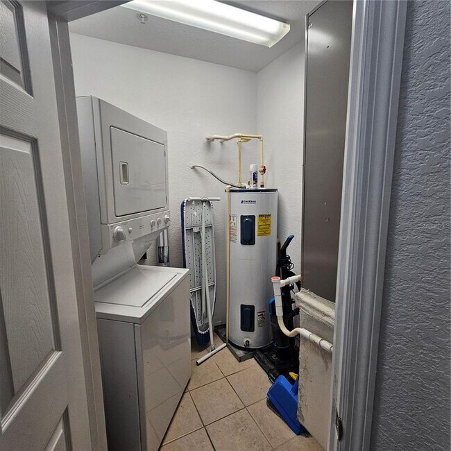 Building Photo - Caribe Cove 2/2 Fully Furnished condo near Disney and Davenport