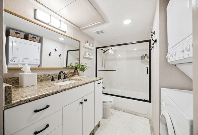 Building Photo - 7555 Katy Fwy