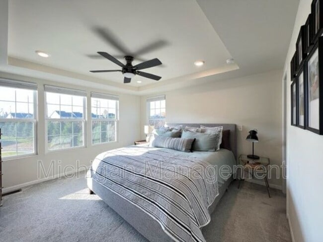 Building Photo - 263 N Sydney Ct