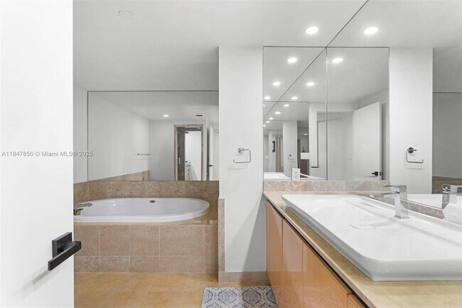 Building Photo - 2127 Brickell Ave
