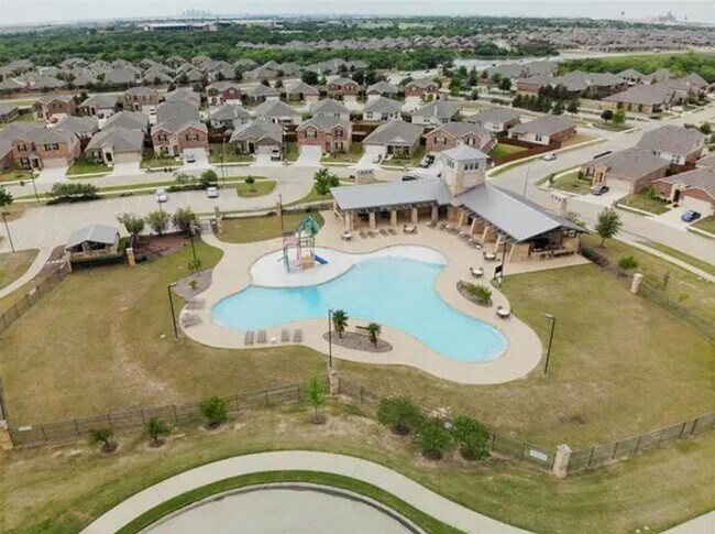 Building Photo - 2365 Bernese Ln