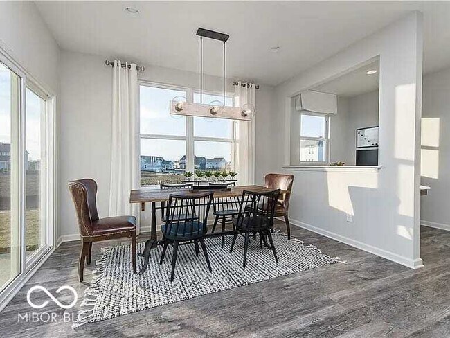 Building Photo - 4894 Oak Hl Dr