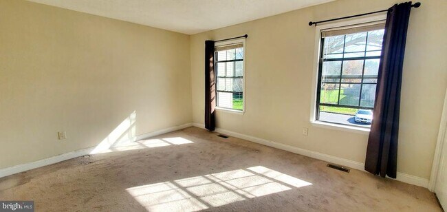 Building Photo - 44 O'Neill Ct