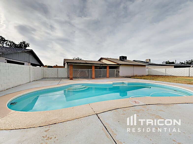 Building Photo - 3032 N 79th Ln