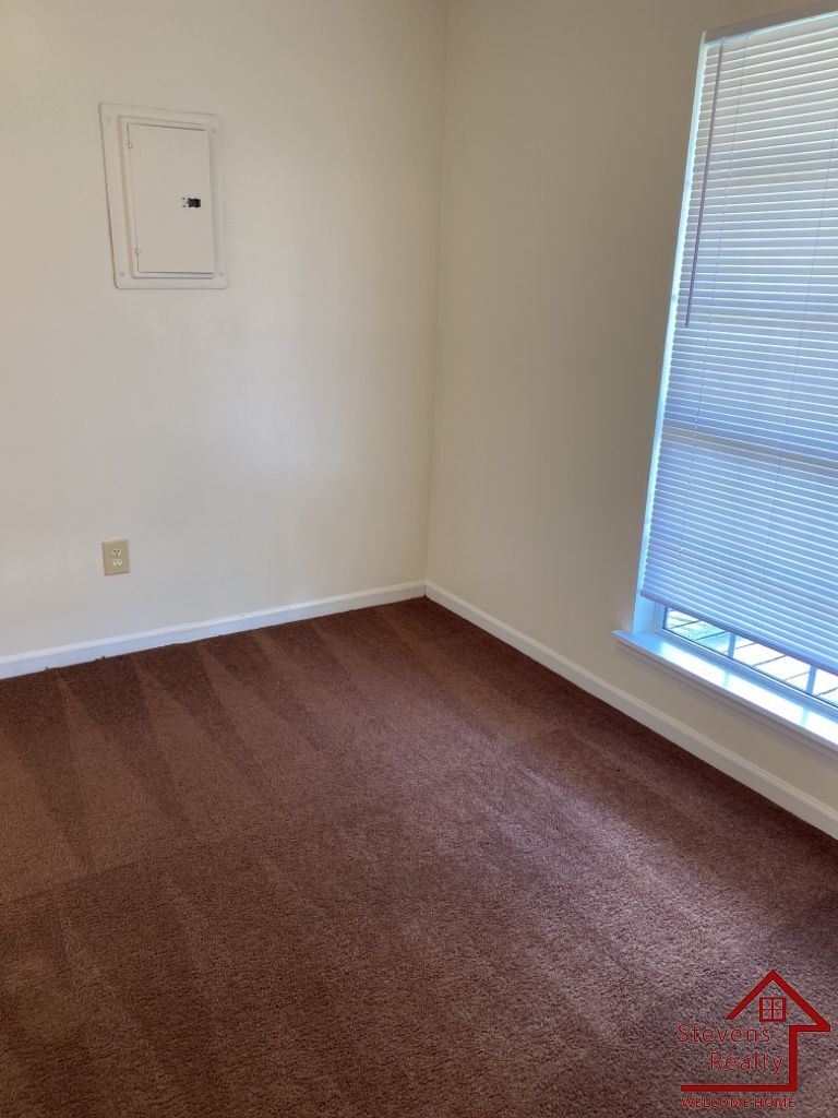 Building Photo - 200 Dogwood Pointe Dr