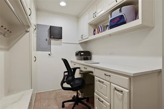 Building Photo - 917 Midland Creek Dr
