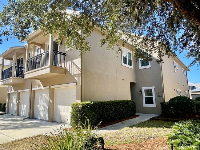 Building Photo - 2208 Summerwoods