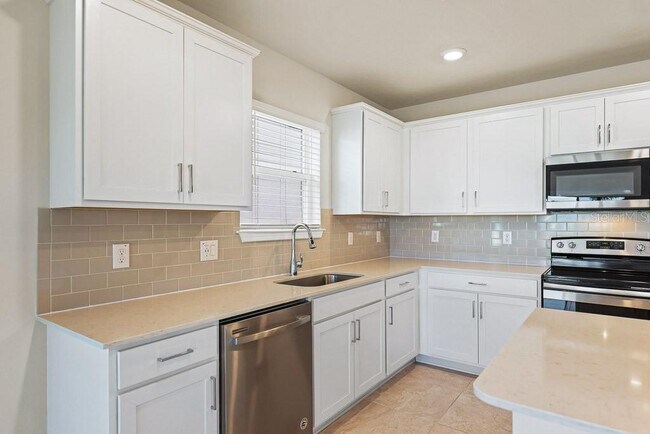 Building Photo - 910 Golden Shiner Ave