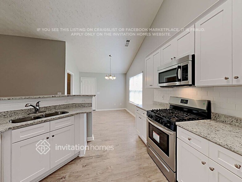 Building Photo - 1317 Kent Manor